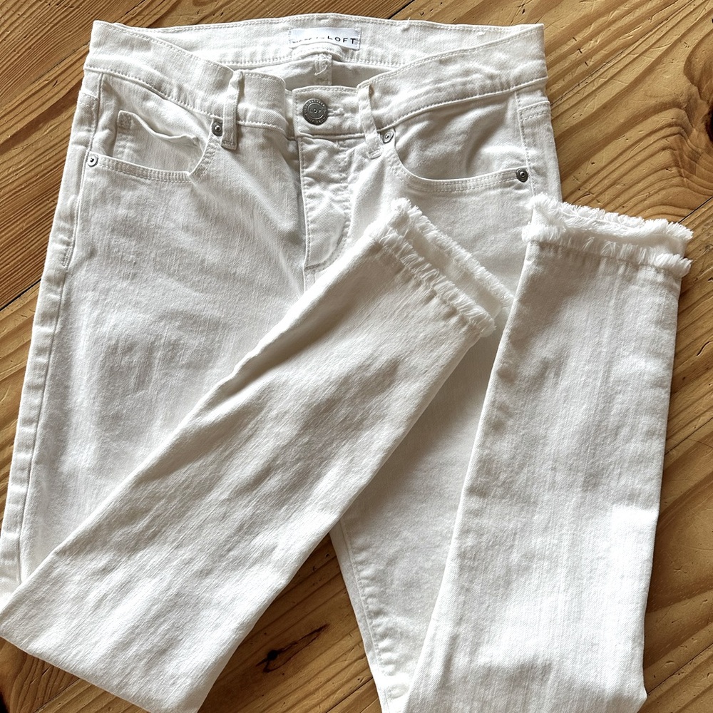 LOFT white skinny jeans
Double ankle fray